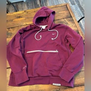 Men’s Nike sweatshirt